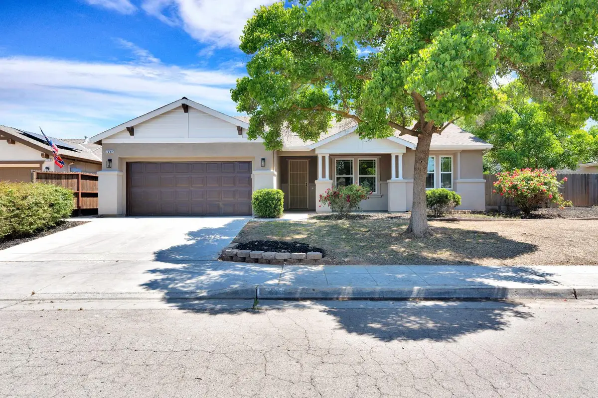 2090 N Delbert Avenue, Fresno, CA 93722 - #1