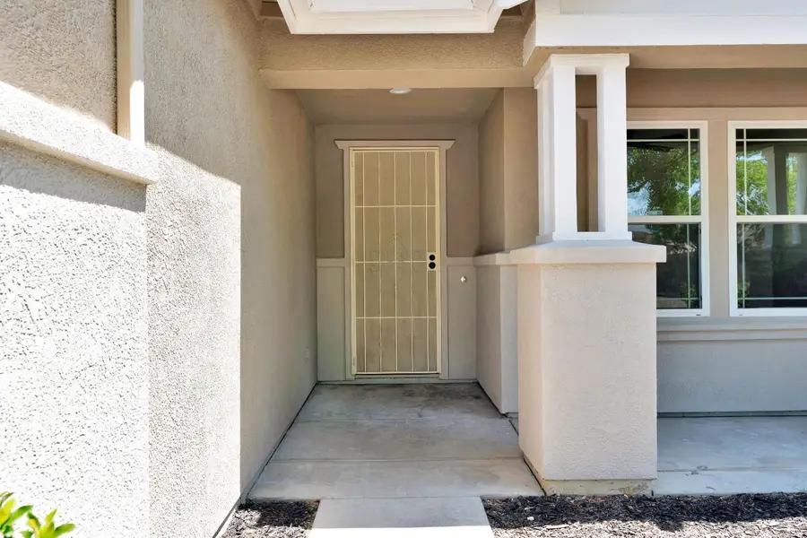 2090 N Delbert Avenue, Fresno, CA 93722 - #3