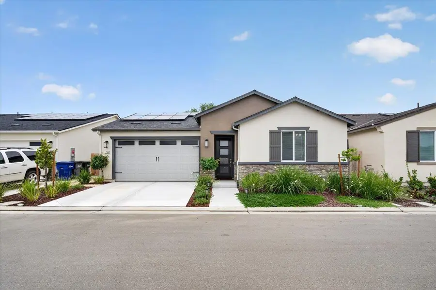 1794 N Carriage Avenue, Fresno, CA 93727 - #2