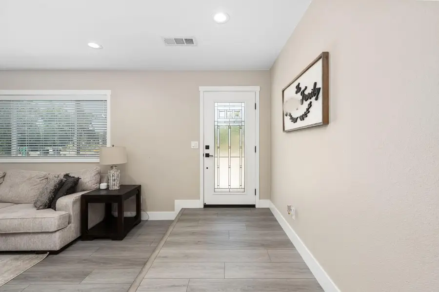 6220 S Clara Avenue, Fresno, CA 93706 - #3