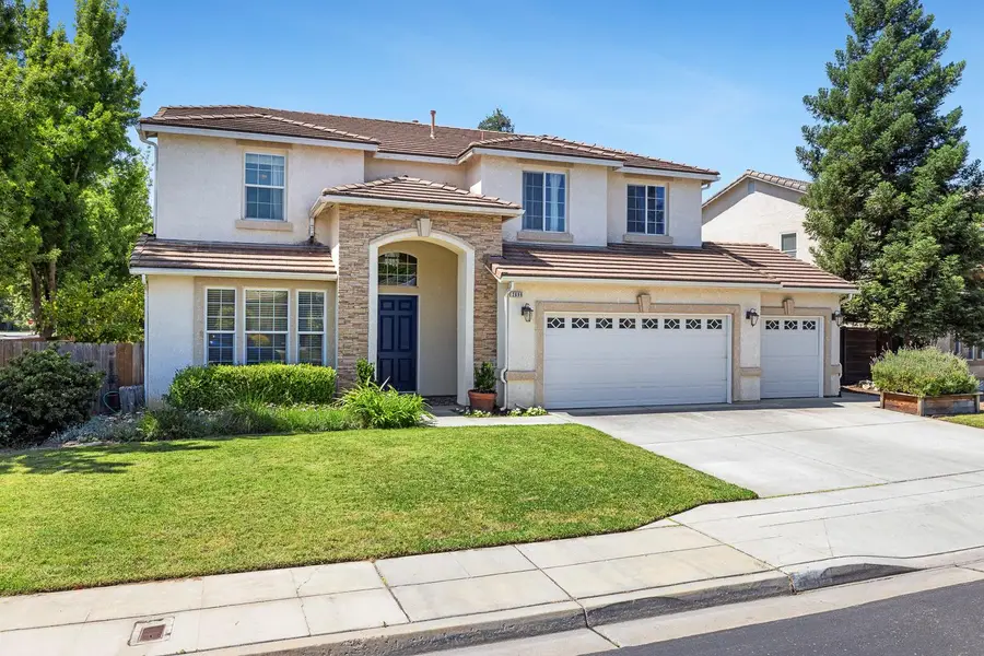 2696 Robinwood Avenue, Clovis, CA 93611 - #2