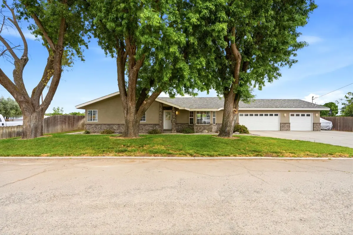 9317 14th Avenue, Hanford, CA 93230 - #1