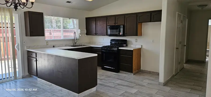 197 Nevada Street, Kingsburg, CA 93631 - #2