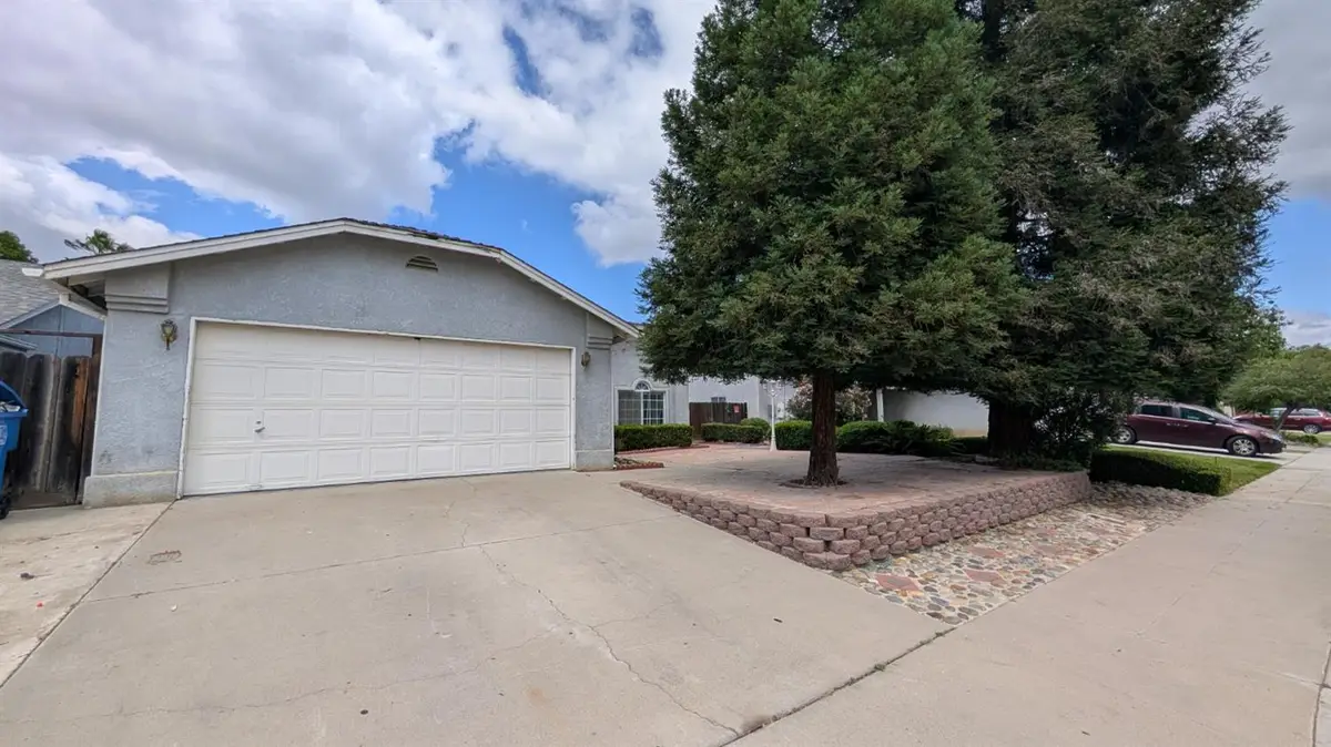 575 Macadamia Avenue, Madera, CA 93637 - #1