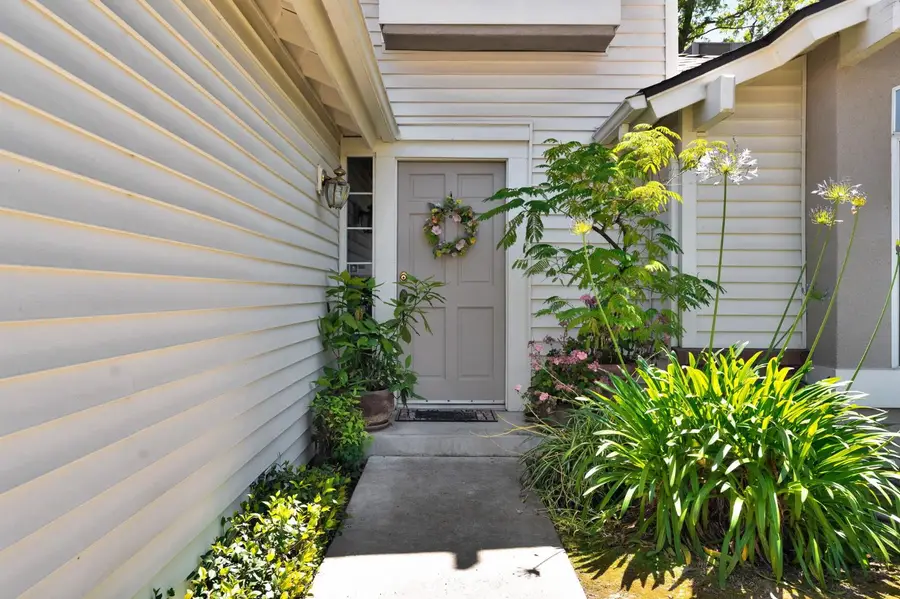 1315 E Loma Linda Avenue, Fresno, CA 93720 - #3