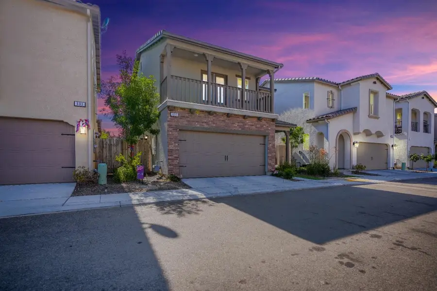 611 N Cattail Court, Fresno, CA 93727 - #2