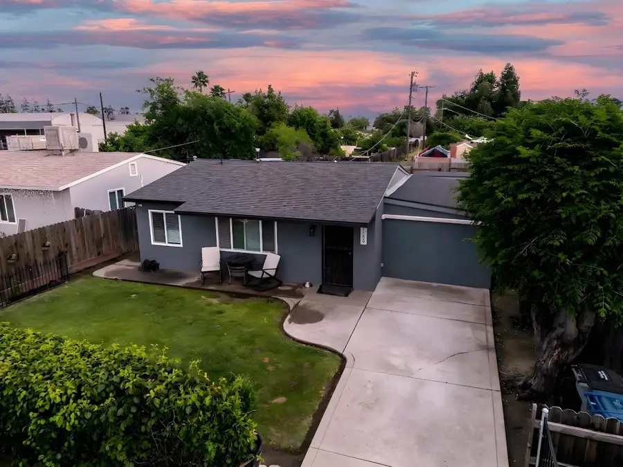 1129 W Locust Avenue, Pinedale, CA 93650 - #2
