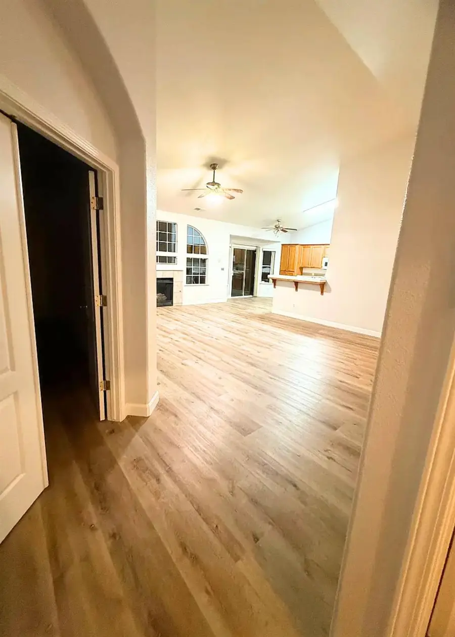 2804 E Deyoung Dr E, Fresno, CA 93720 - #2