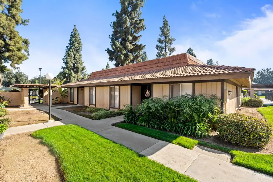 2910 E Huntington Boulevard, Fresno, CA 93721 - #2