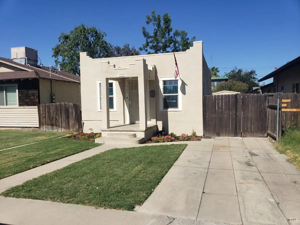904 Kaweah Street, Hanford, CA 93230 - #1