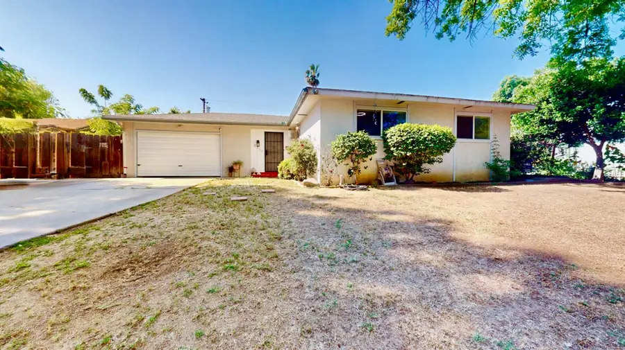 2211 W Garland Avenue, Fresno, CA 93705 - #3