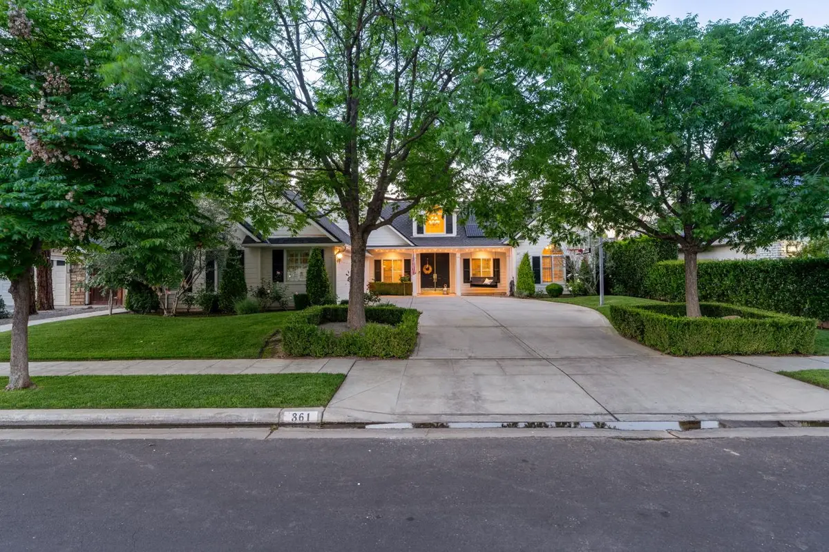 361 W Warwick Avenue, Clovis, CA 93619 - #1
