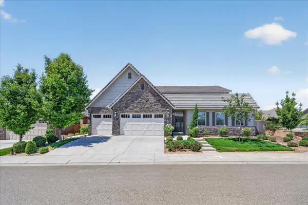 338 Boulder Drive S, Madera, CA 93636