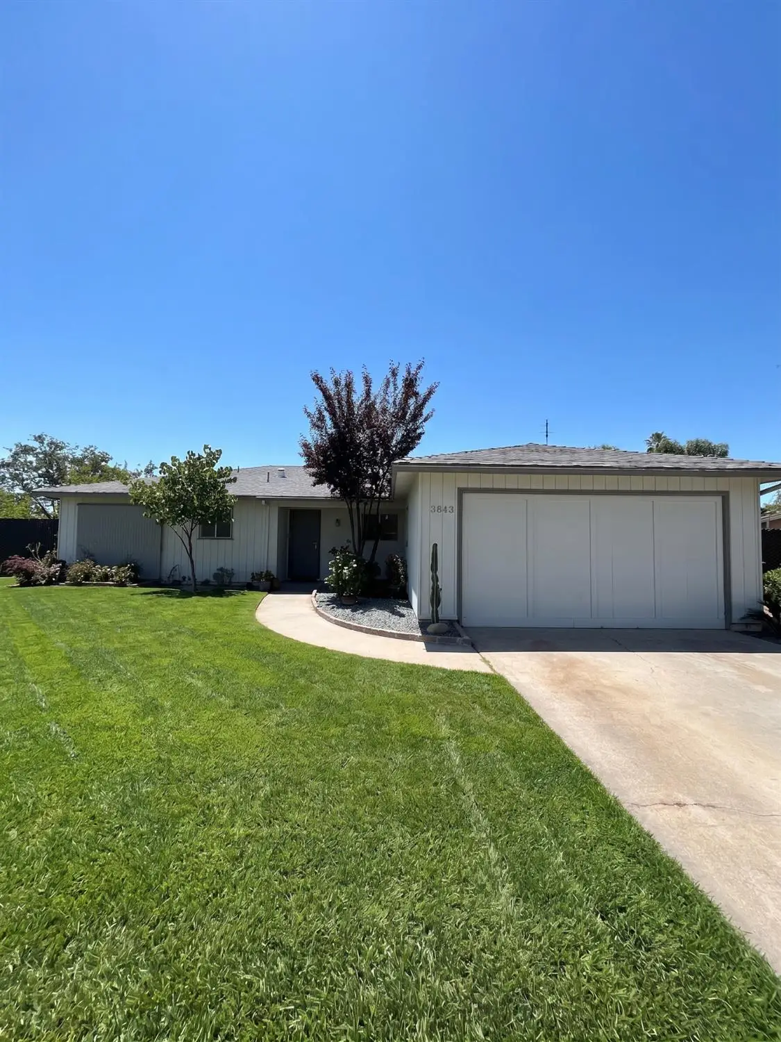 3843 N Ezie Avenue, Fresno, CA 93727 - #1