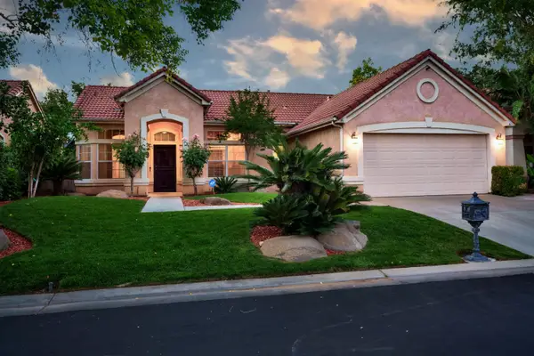 4634 W Oak Park Drive, Fresno, CA 93722