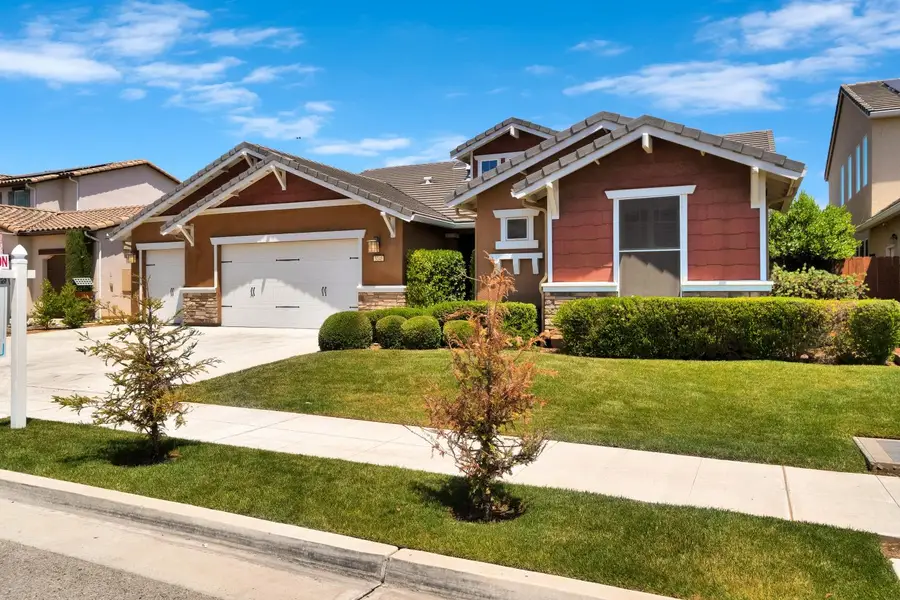 3245 Lexington Avenue, Clovis, CA 93619 - #3