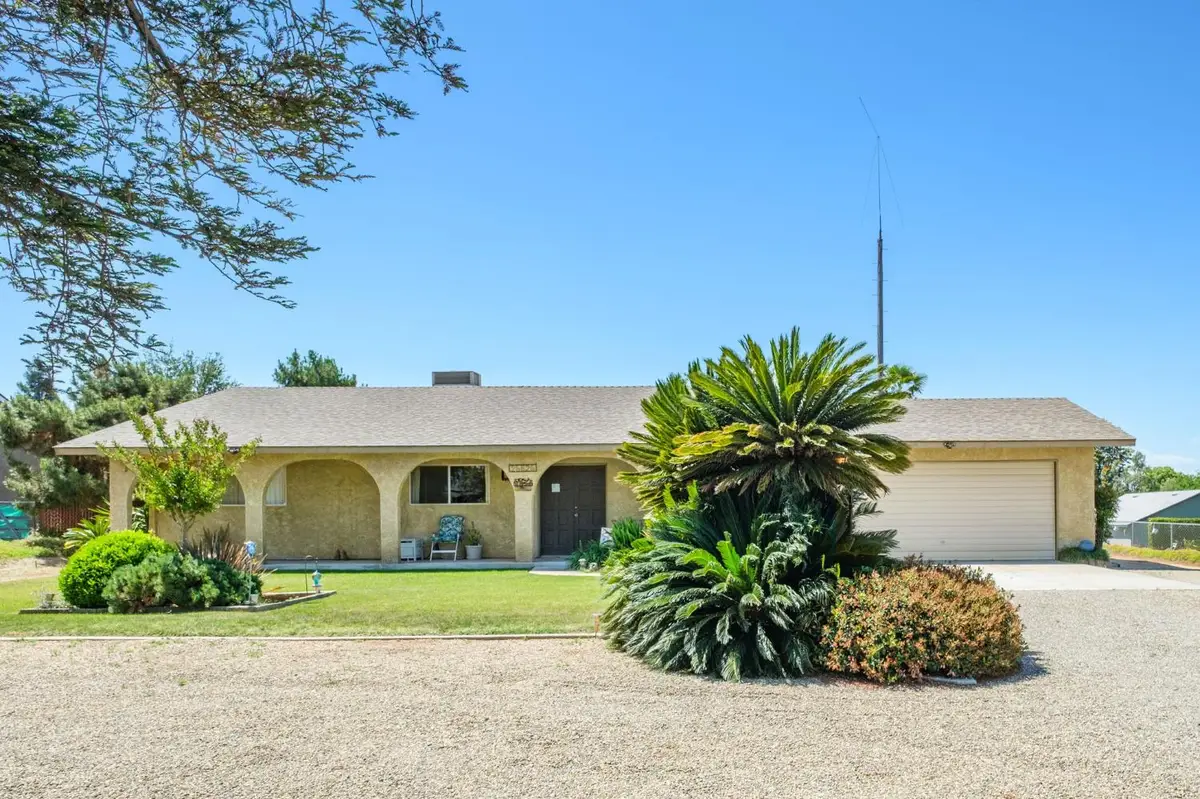 25526 Whitworth Drive N, Madera, CA 93638 - #1