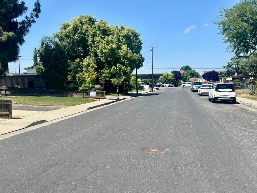 55 Pico Avenue, Clovis, CA 93612 - #2