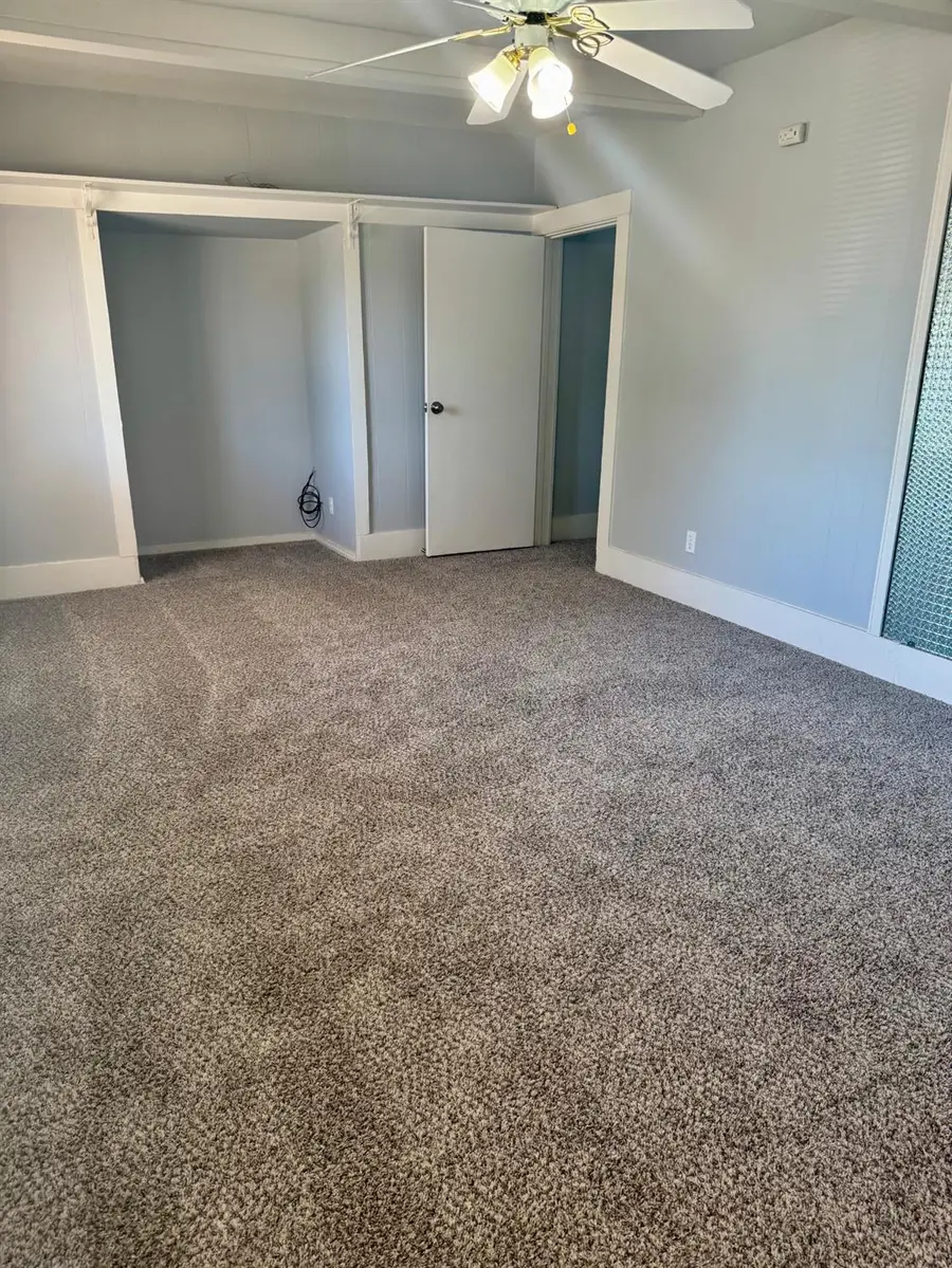 909 E Lincoln Avenue, Madera, CA 93638 - #2