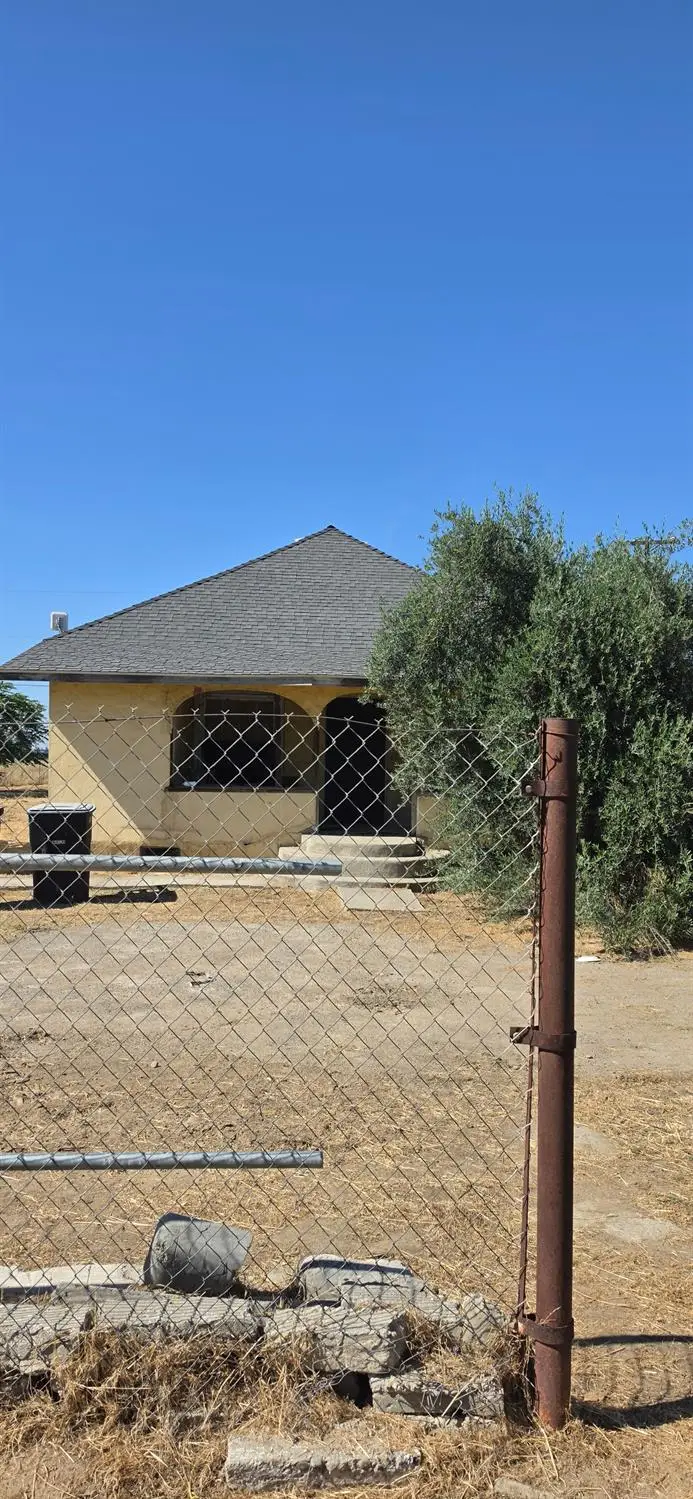 590 E Daleville Avenue, Fresno, CA 93706 - #1