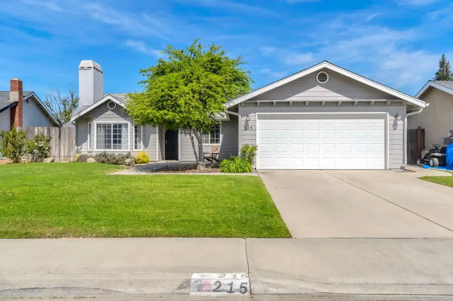215 W Orange Street, Kingsburg, CA 93631 - #2
