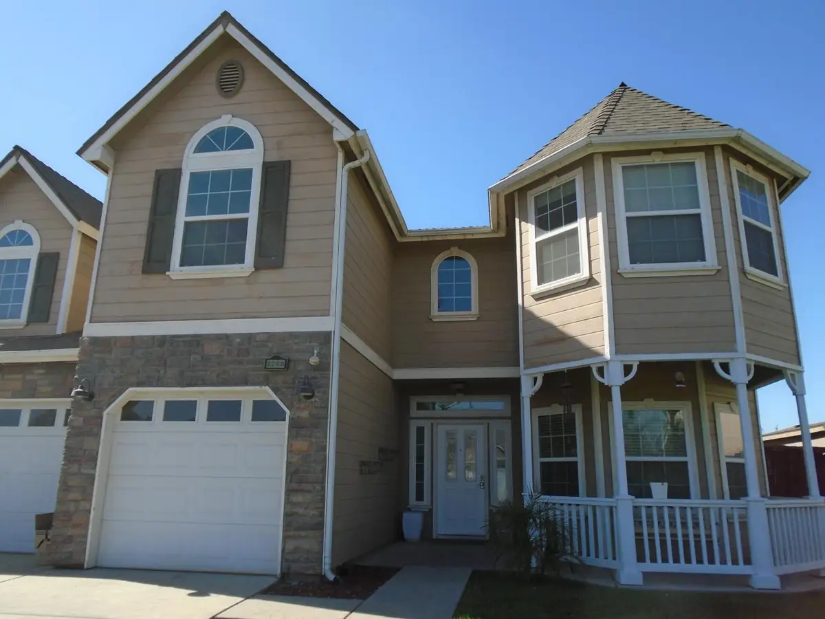 2288 N Arbor Avenue, Hanford, CA 93230 - #1