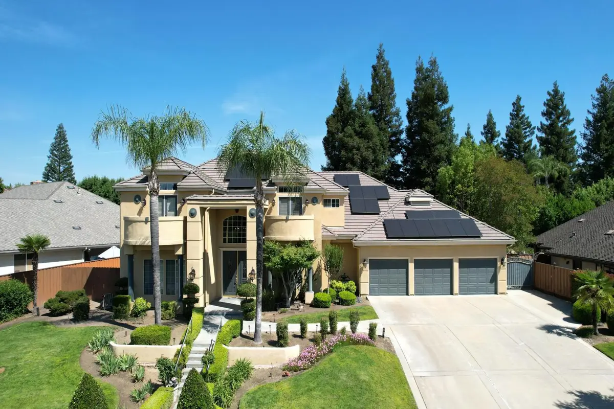 466 E Hillcrest Avenue, Fresno, CA 93720 - #1