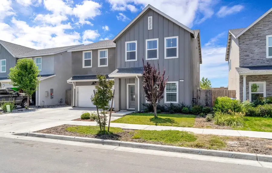 2453 W Claridge Way, Hanford, CA 93230 - #2