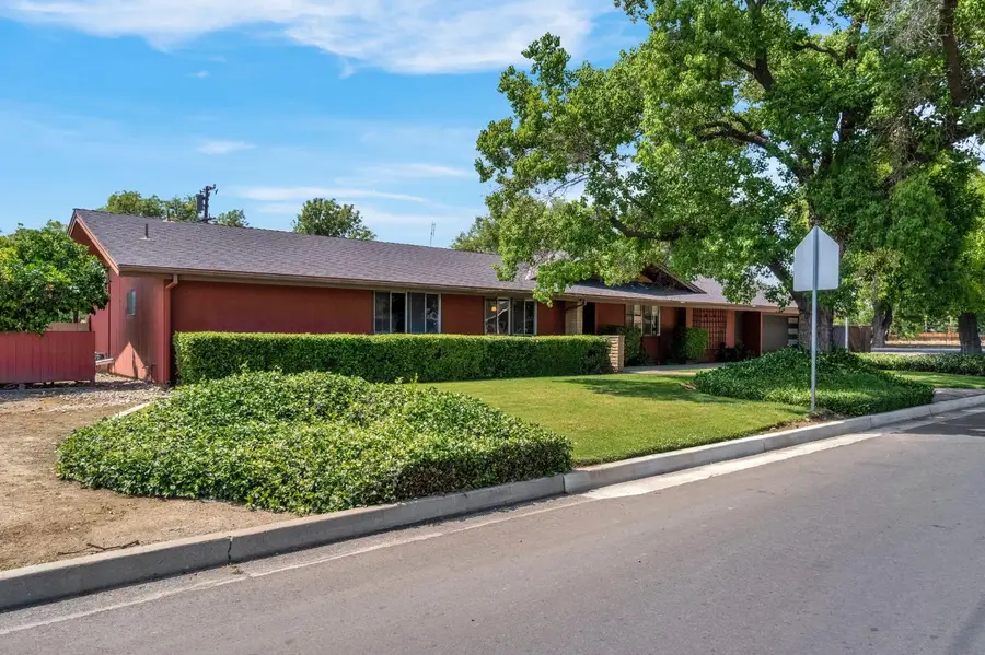 201 Hill Avenue, Sanger, CA 93657 - #2