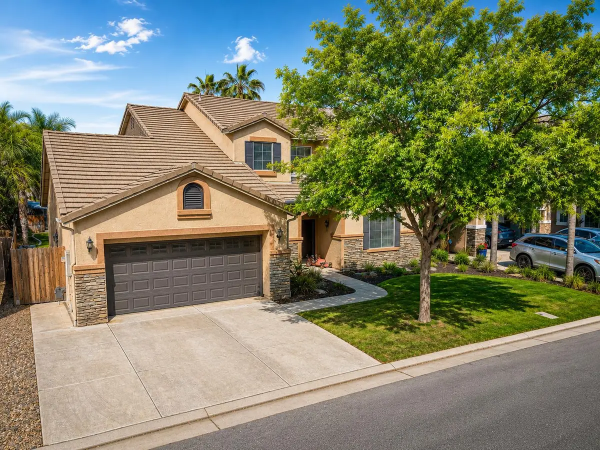 8434 N Savory Way, Fresno, CA 93720 - #1