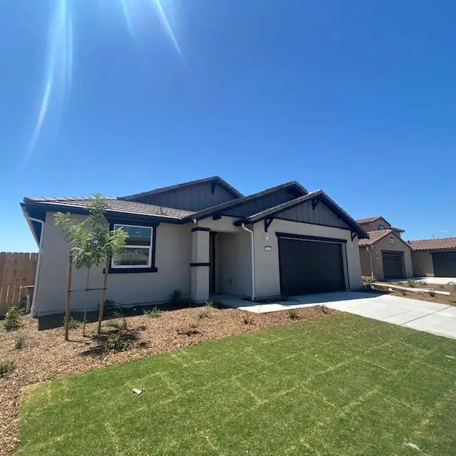 2693 N Mckelvey Avenue, Fresno, CA 93727 - #1