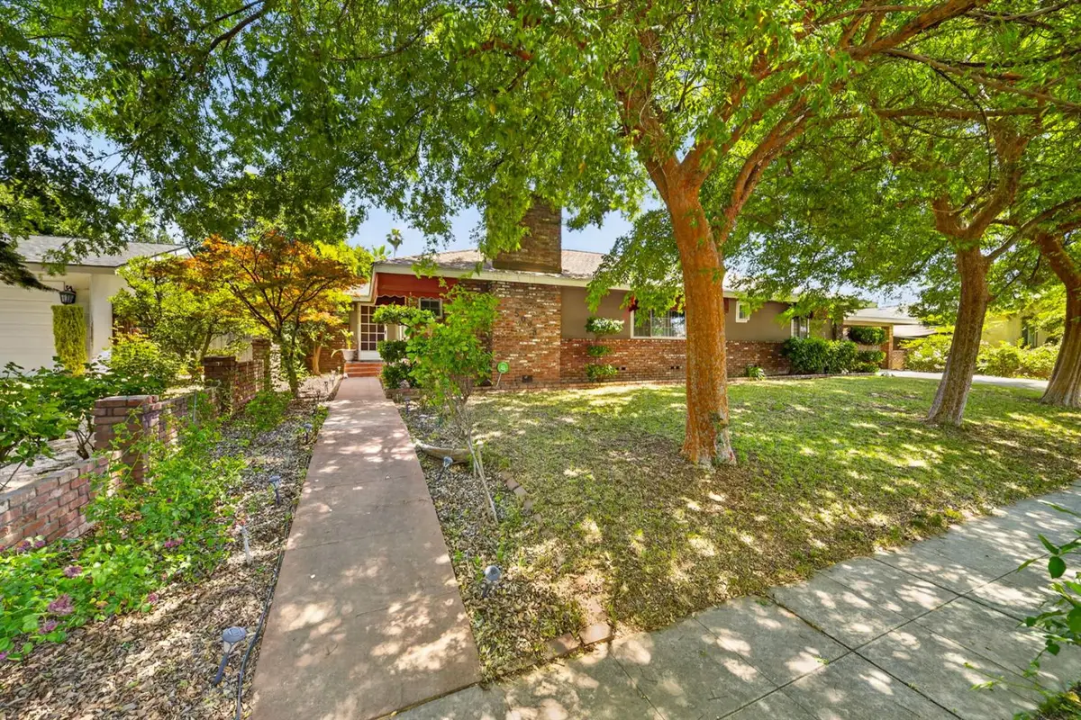 5098 N Del Mar Avenue, Fresno, CA 93704 - #1