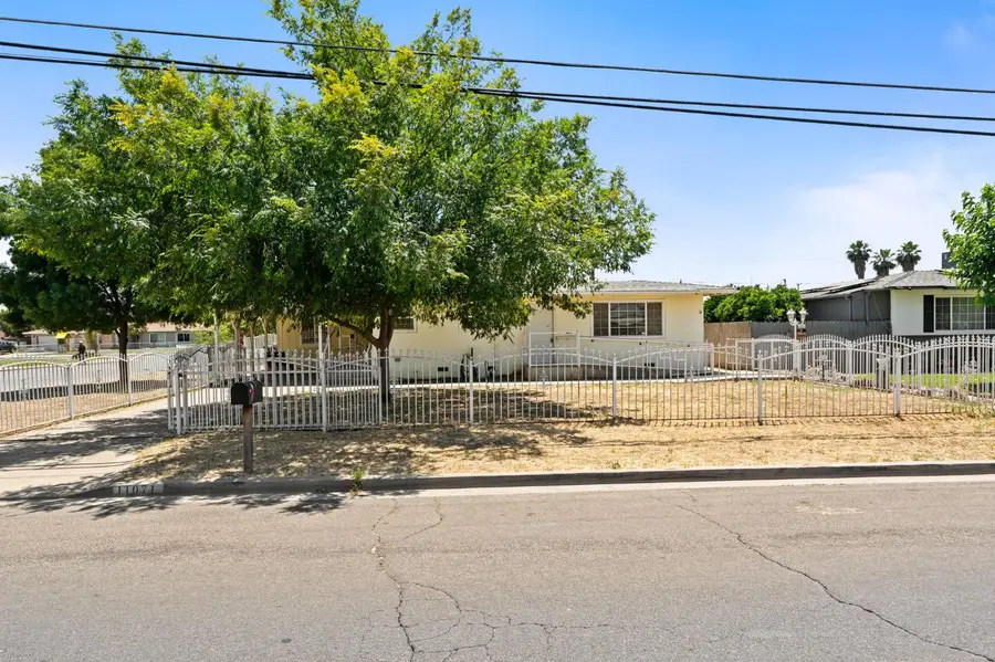 11071 Hume Avenue, Hanford, CA 93230 - #3