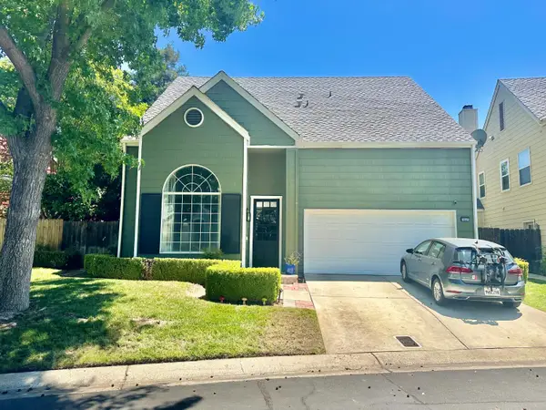 1047 E Monticello Circle, Fresno, CA 93720