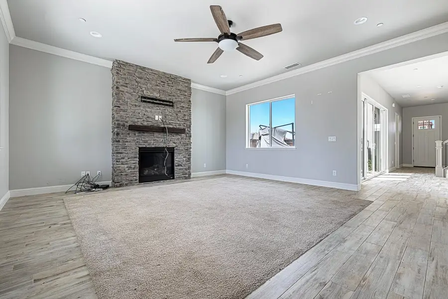 6215 E Flint Way, Fresno, CA 93727 - #3