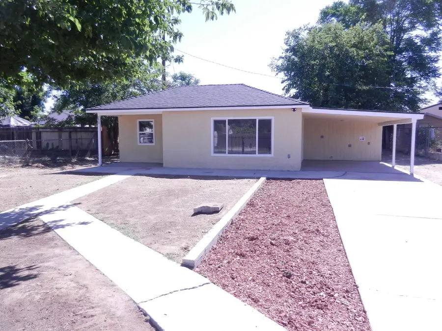 2413 S Sierra Vista Avenue, Fresno, CA 93725 - #2
