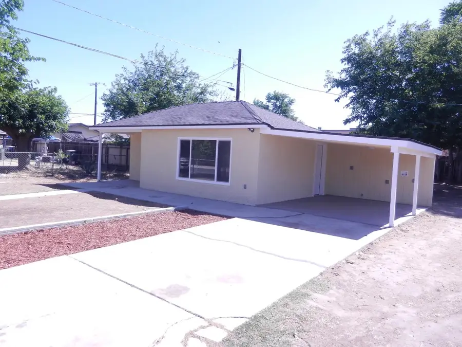 2413 S Sierra Vista Avenue, Fresno, CA 93725 - #3