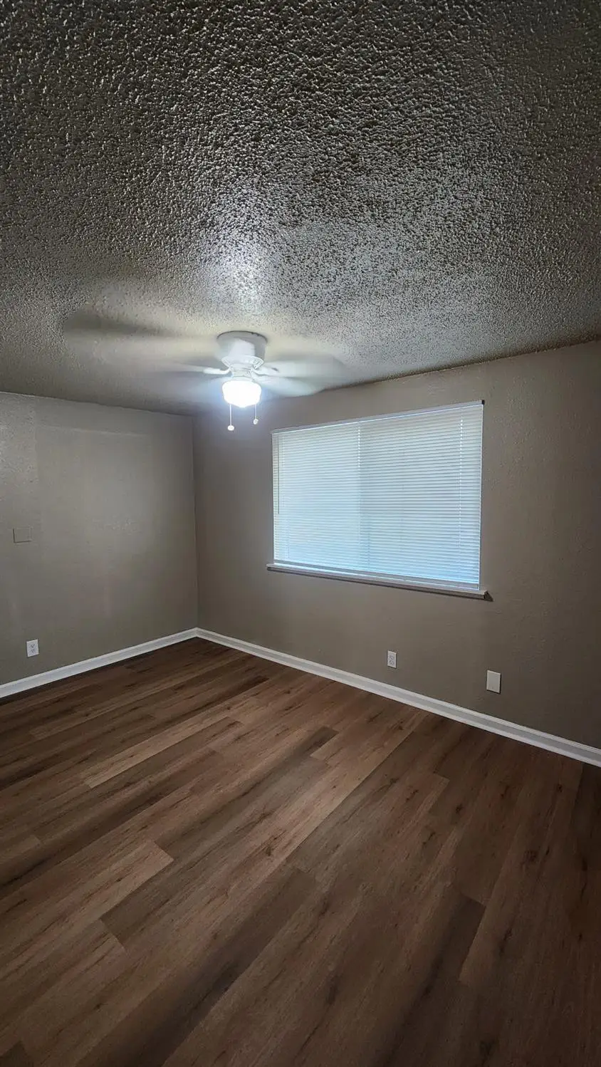 301 Braden Avenue, Hanford, CA 93230 - #3