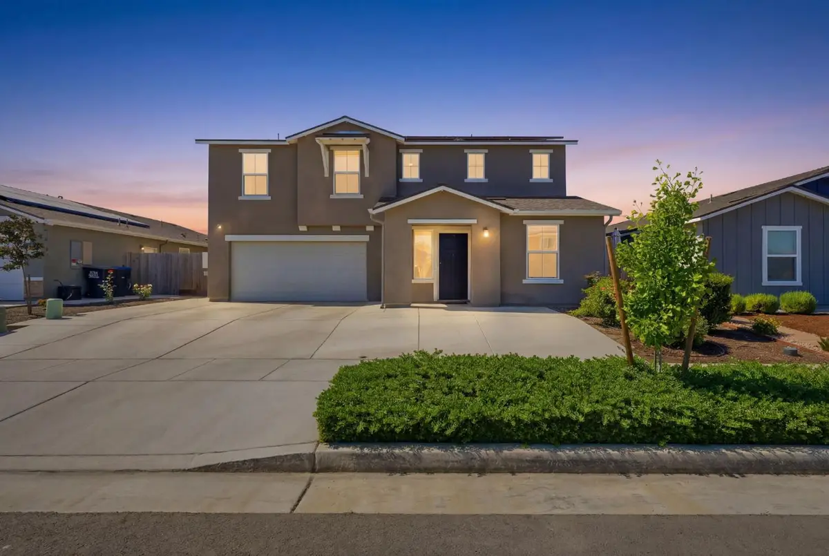 1033 E Loyola, Visalia, CA 93292 - #1