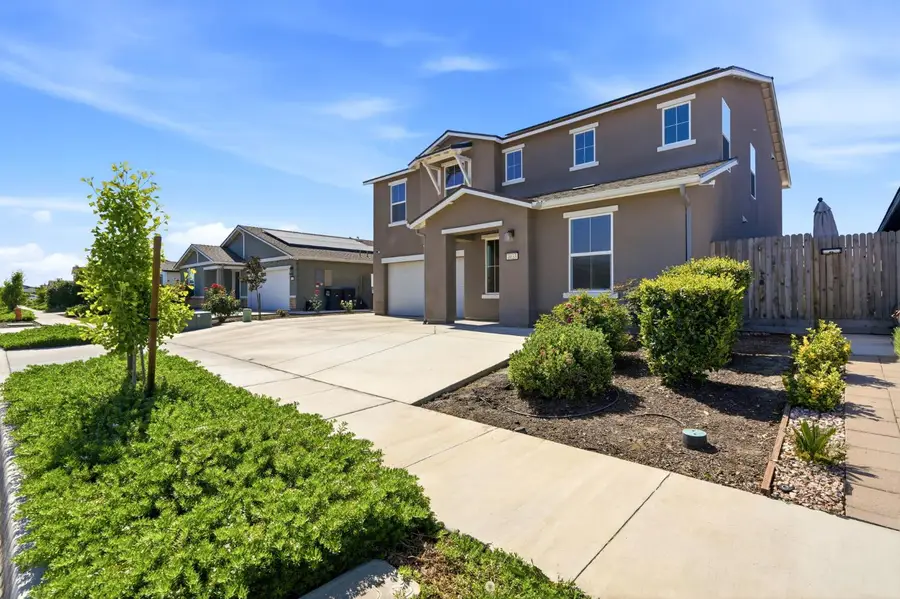 1033 E Loyola, Visalia, CA 93292 - #3