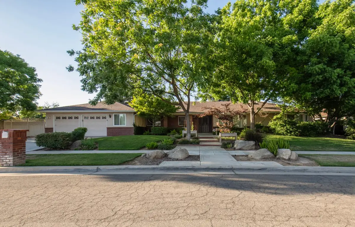 1510 E Goshen Avenue, Fresno, CA 93720 - #1