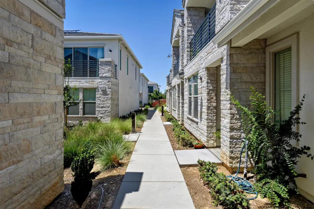 484 W Balsam Lane, Clovis, CA 93611 - #1