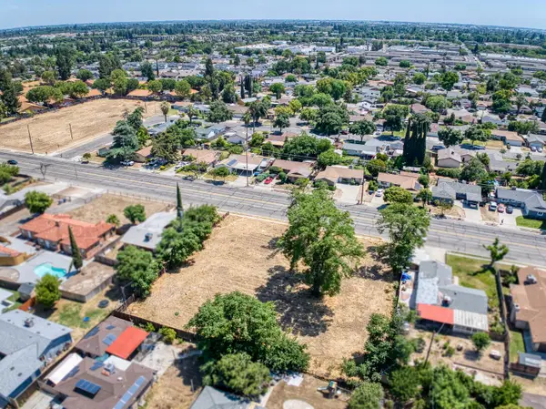 4921 E Tulare Street, Fresno, CA 93727