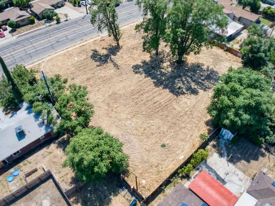 4921 E Tulare Street, Fresno, CA 93727 - #2