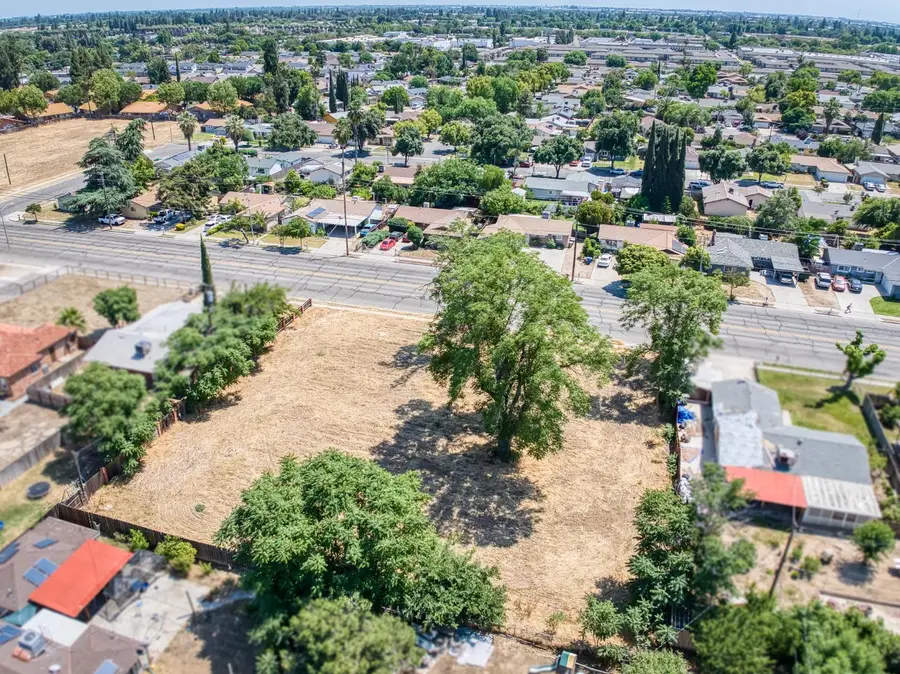 4921 E Tulare Street, Fresno, CA 93727 - #3
