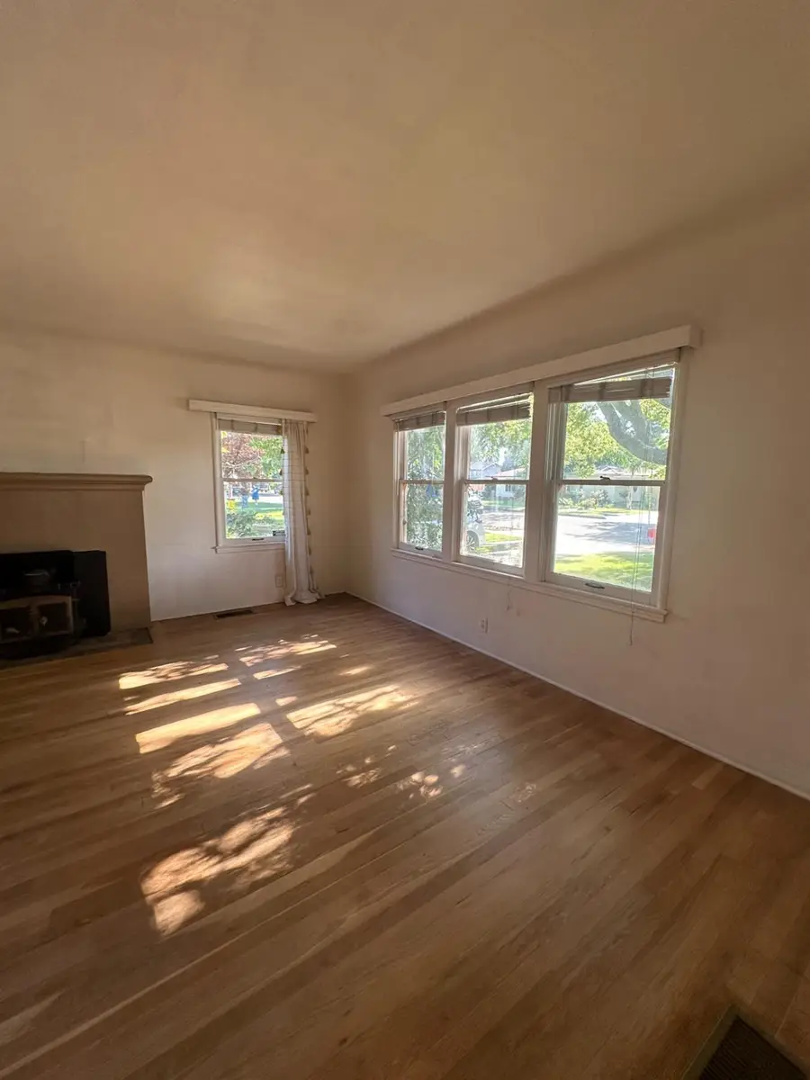 1925 N Adoline Avenue, Fresno, CA 93705 - #2