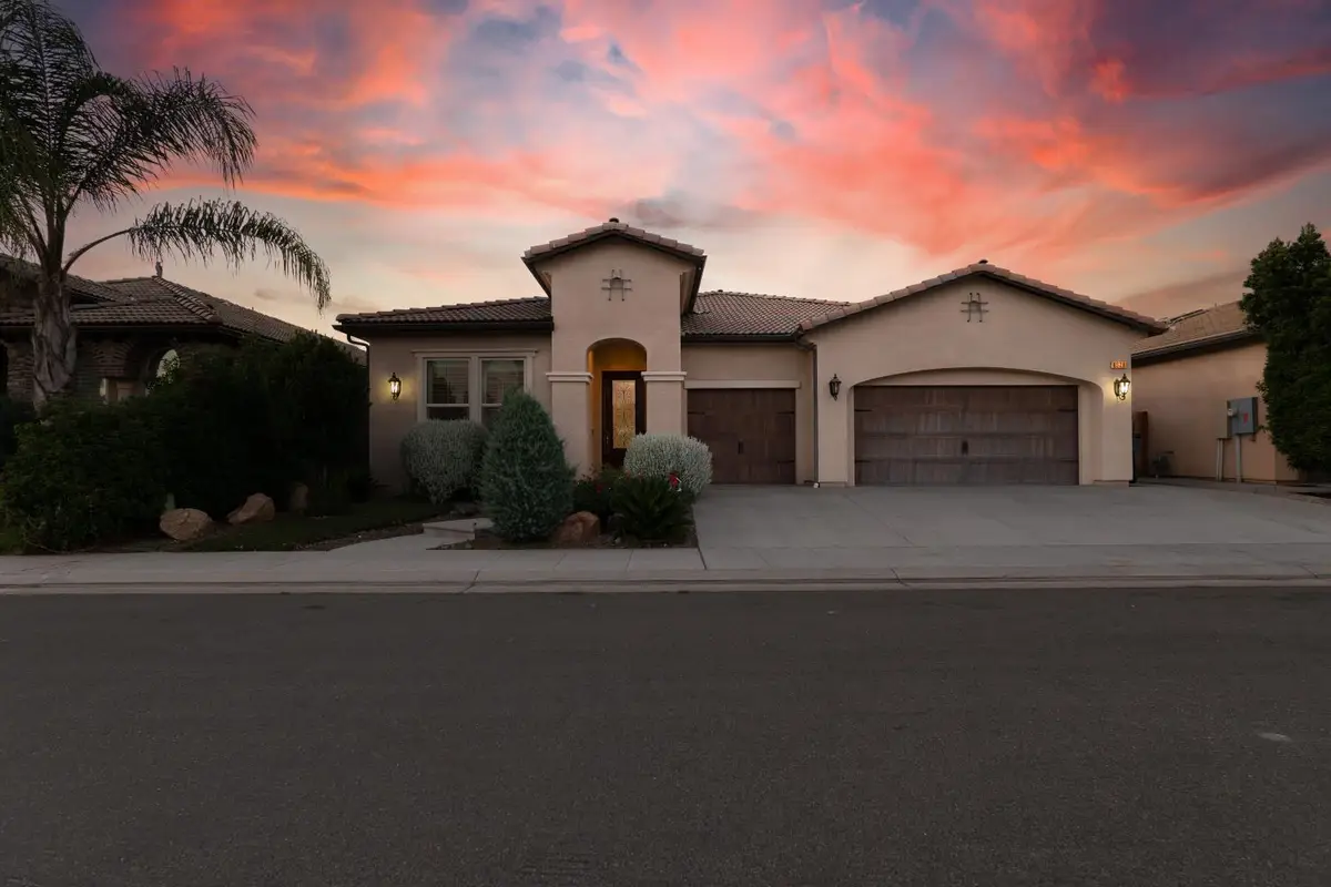 6638 W Kadota Avenue, Fresno, CA 93723 - #1