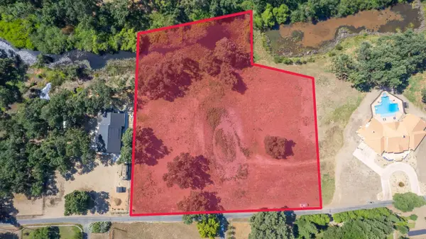 1185 S Riverbend, Sanger, CA 93657