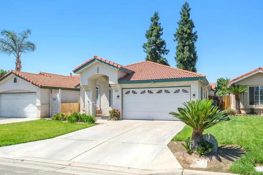 5682 W Sample Avenue, Fresno, CA 93722 - #2