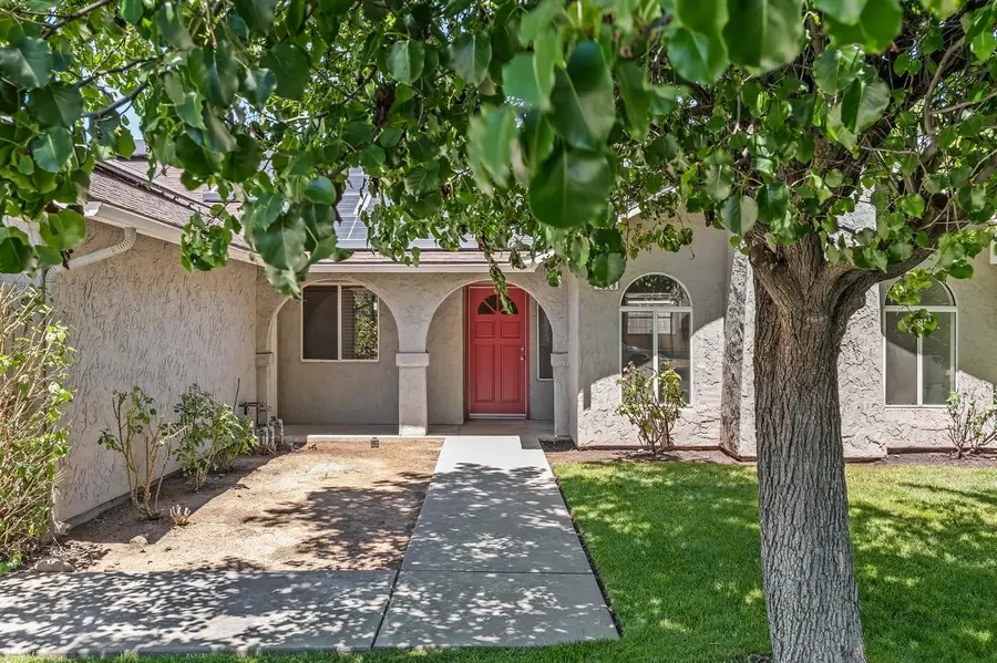 1028 W Minarets Avenue, Fresno, CA 93650 - #2